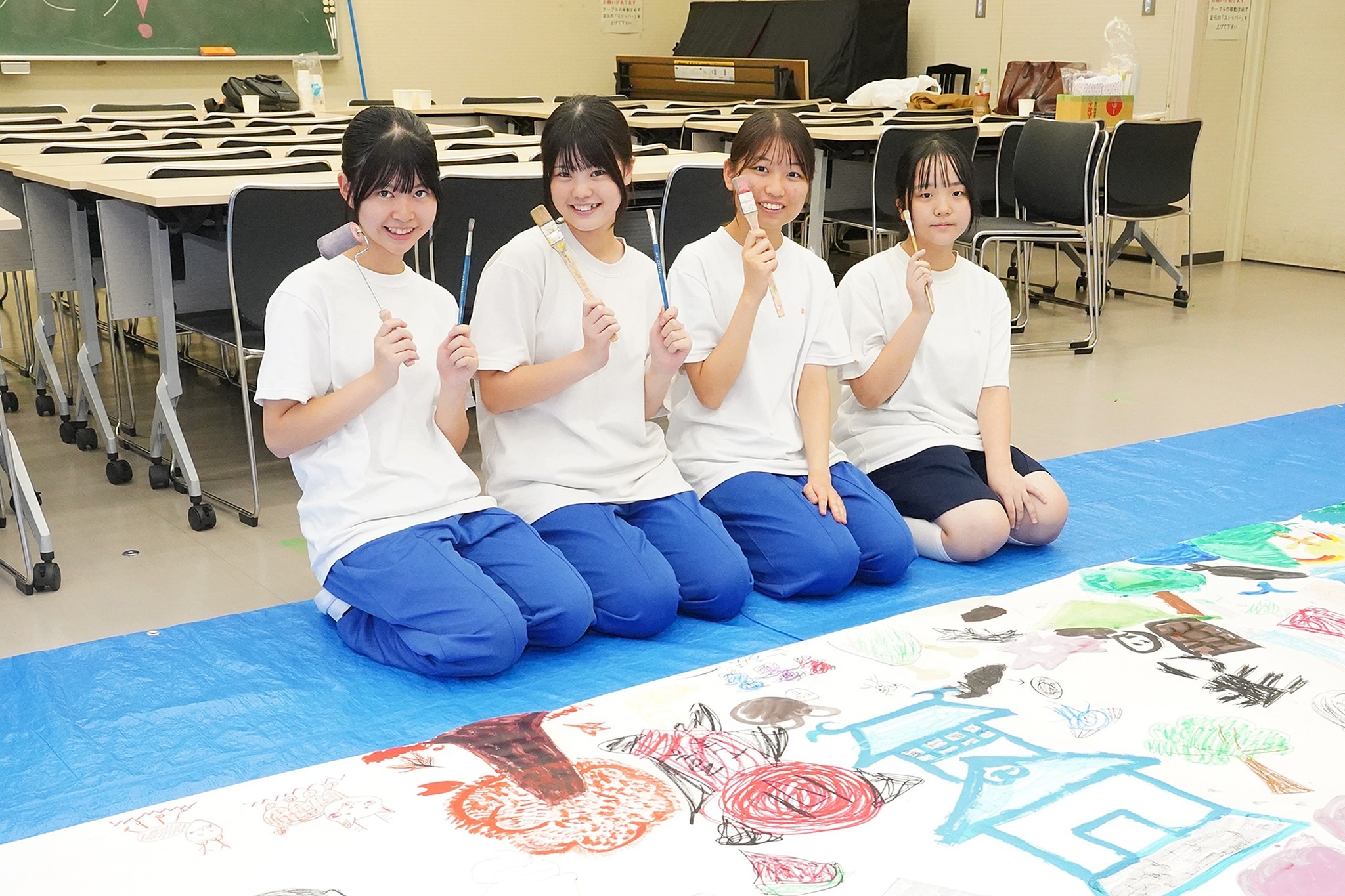 神岡中3年生の有志4人が「神岡を描く」講座を開催