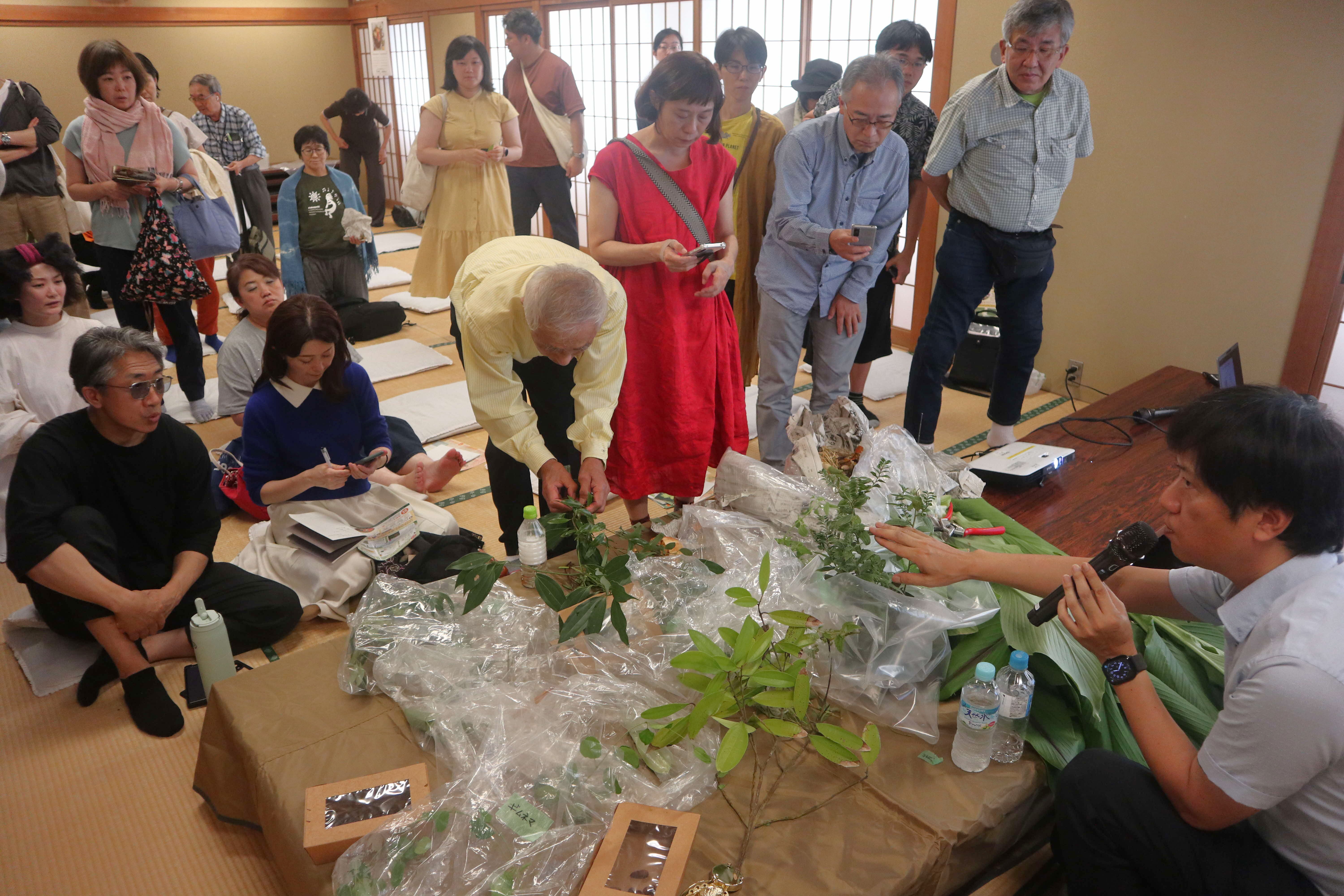 内藤記念くすり博物館を飛騨市の「薬草まちづくりパートナー」に委嘱