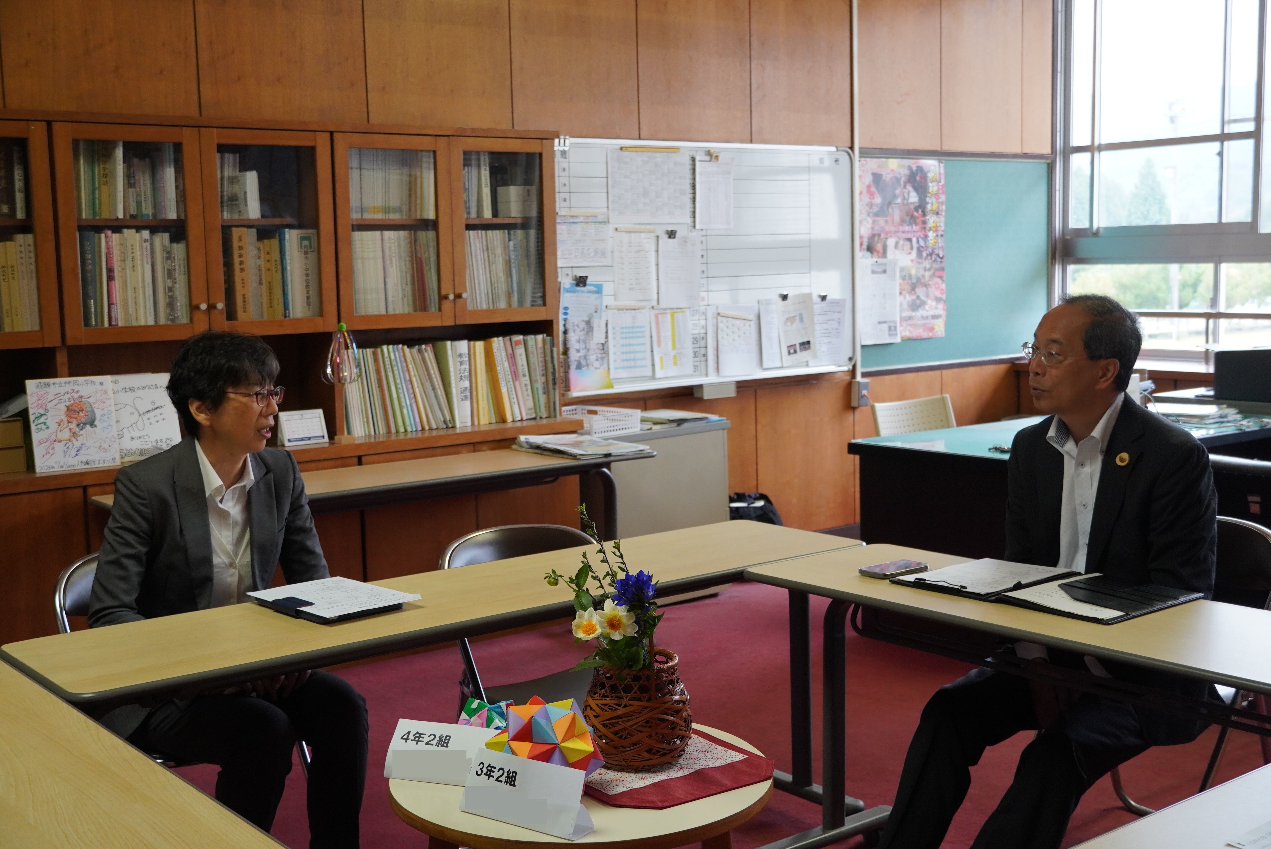 神岡小学校で市長が授業参観と児童や校長との意見交換を行いました