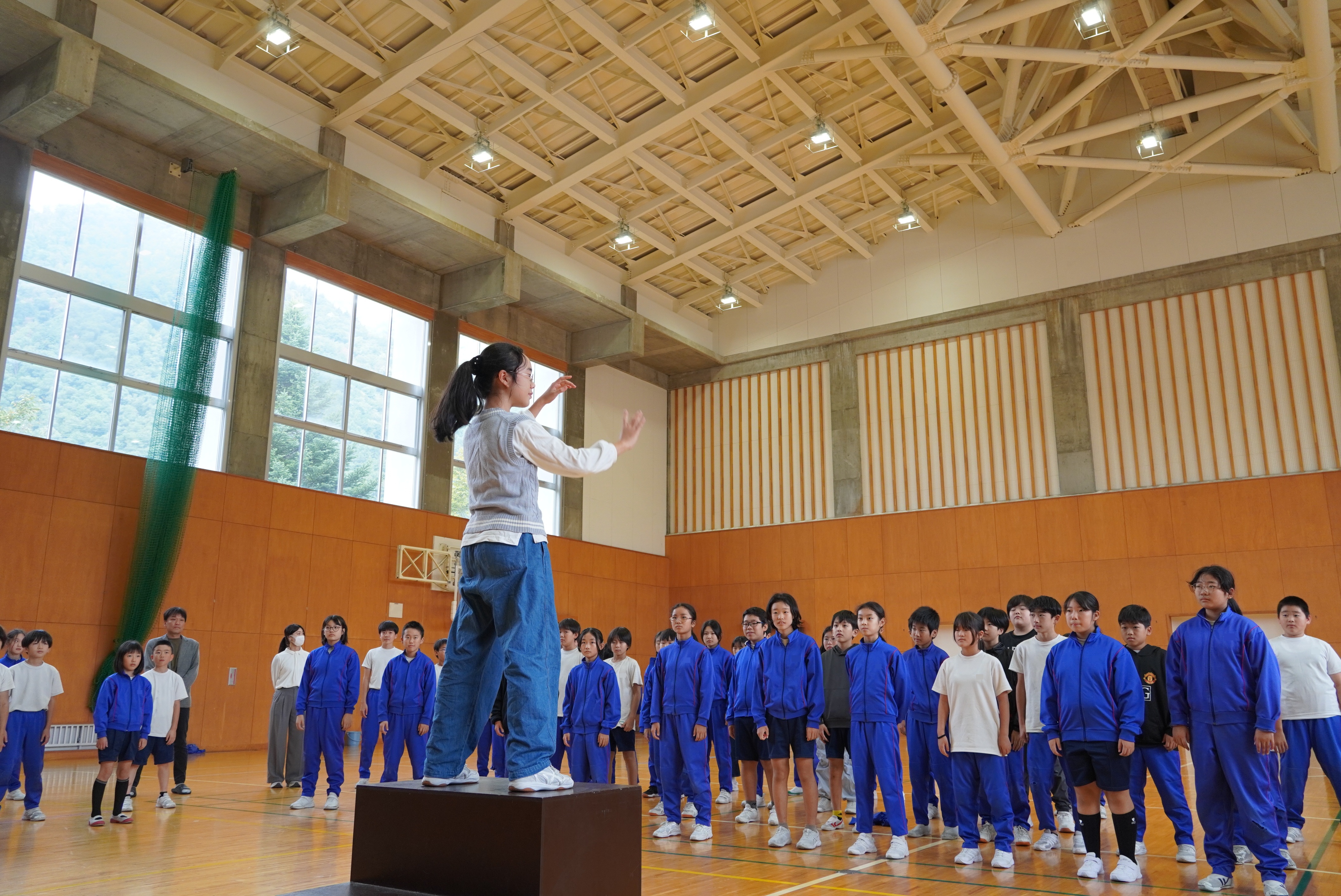 神岡小学校で市長が授業参観と児童や校長との意見交換を行いました