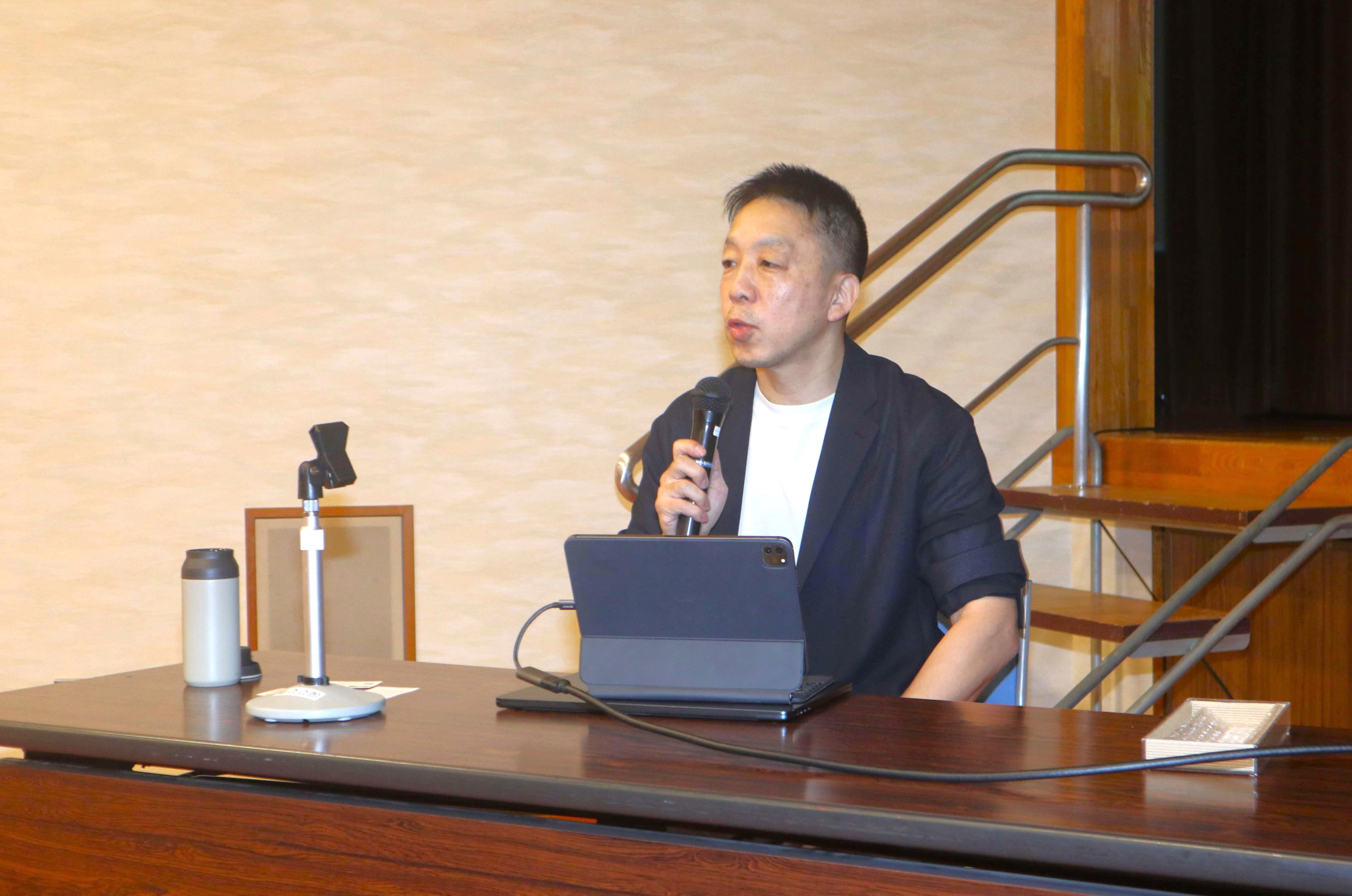 不登校など、心の悩みに寄り添う講演会が開催されました