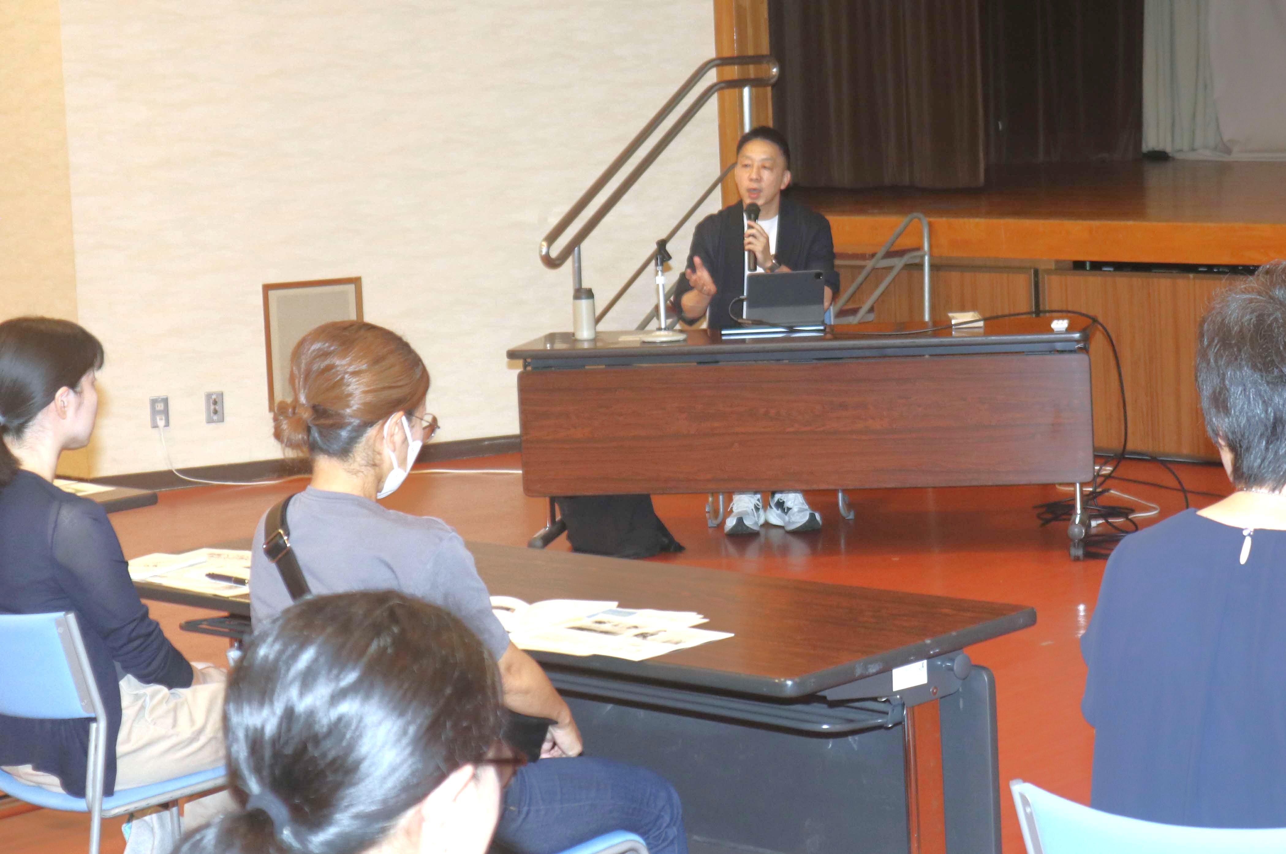 不登校など、心の悩みに寄り添う講演会が開催されました