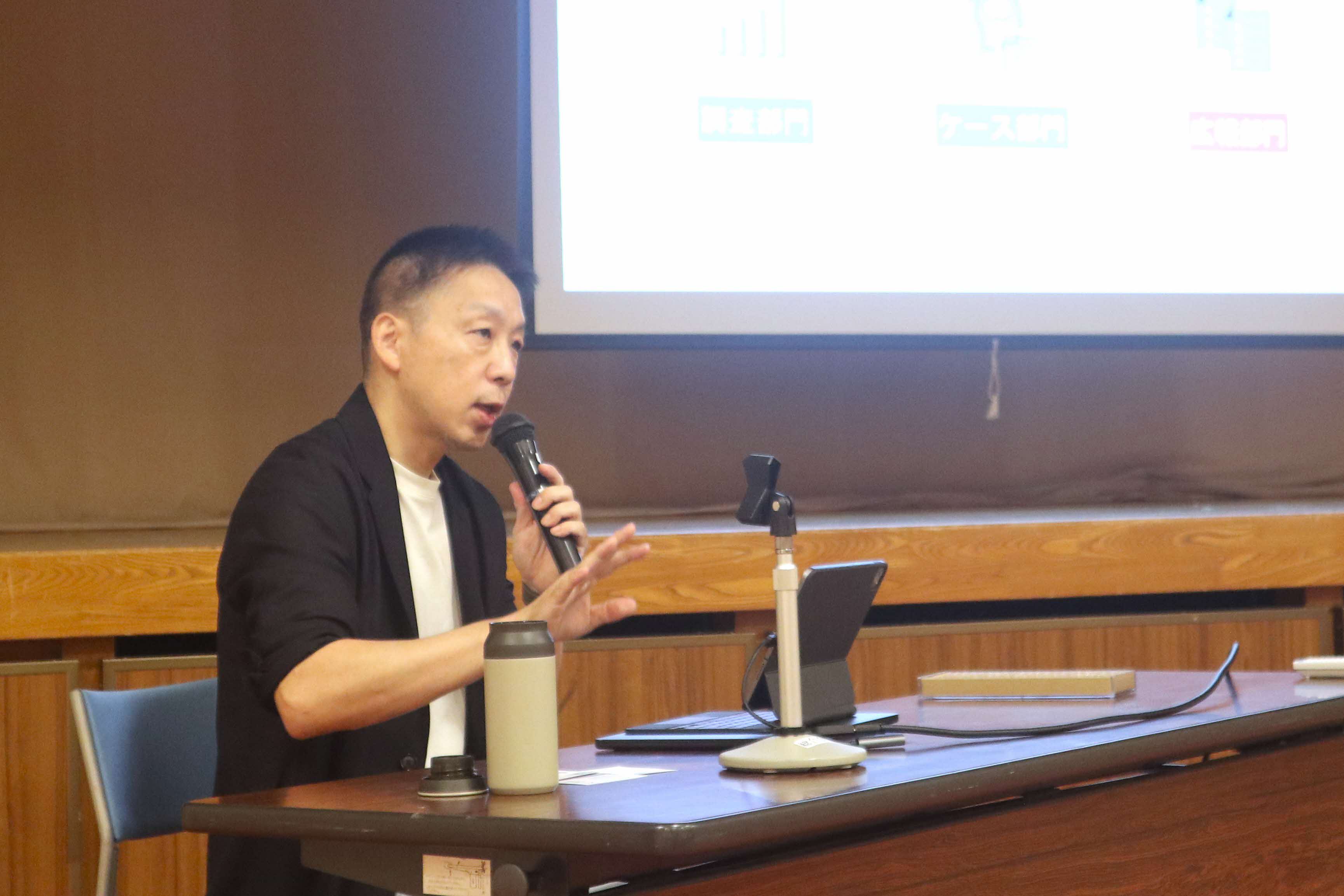 不登校など、心の悩みに寄り添う講演会が開催されました