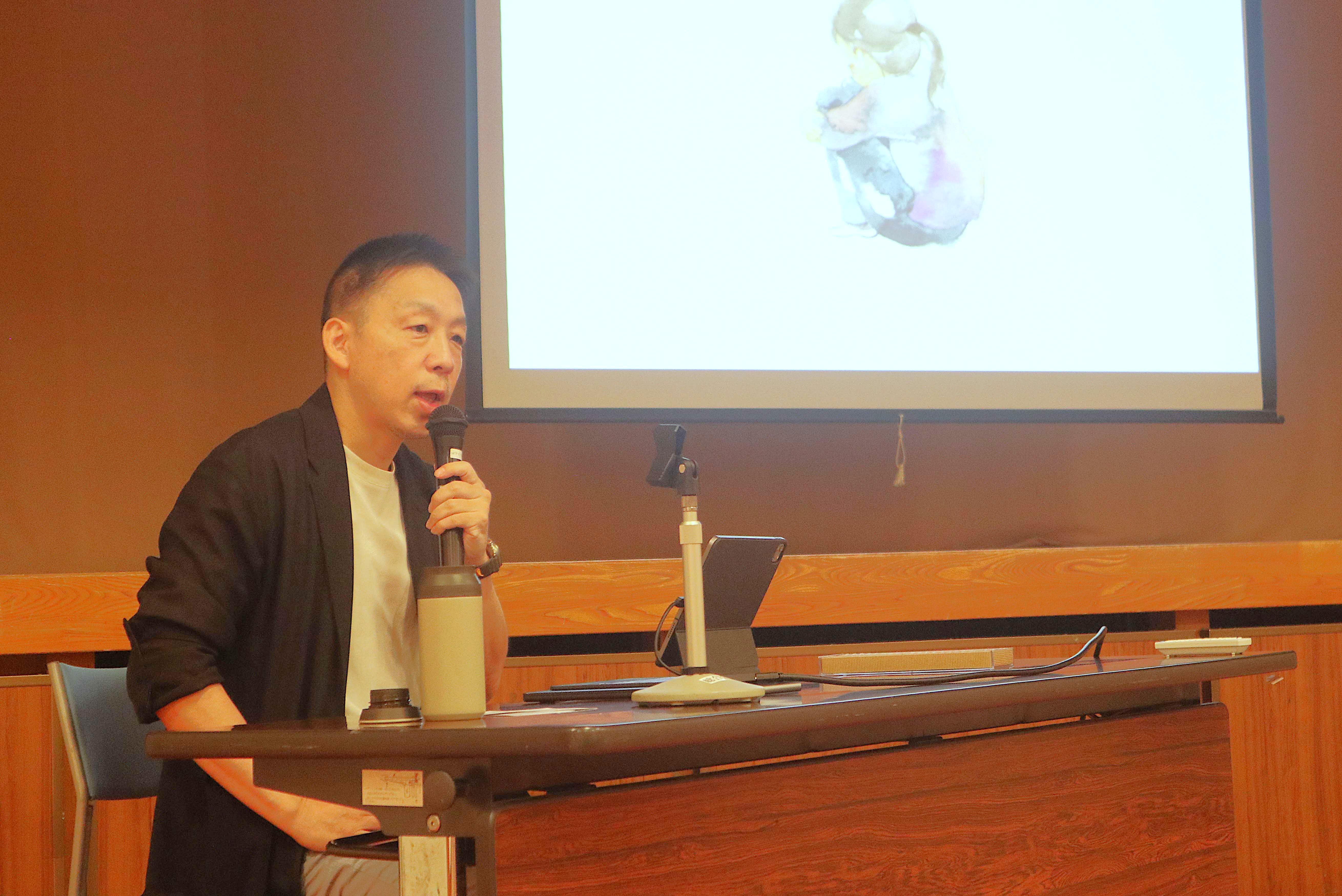 不登校など、心の悩みに寄り添う講演会が開催されました