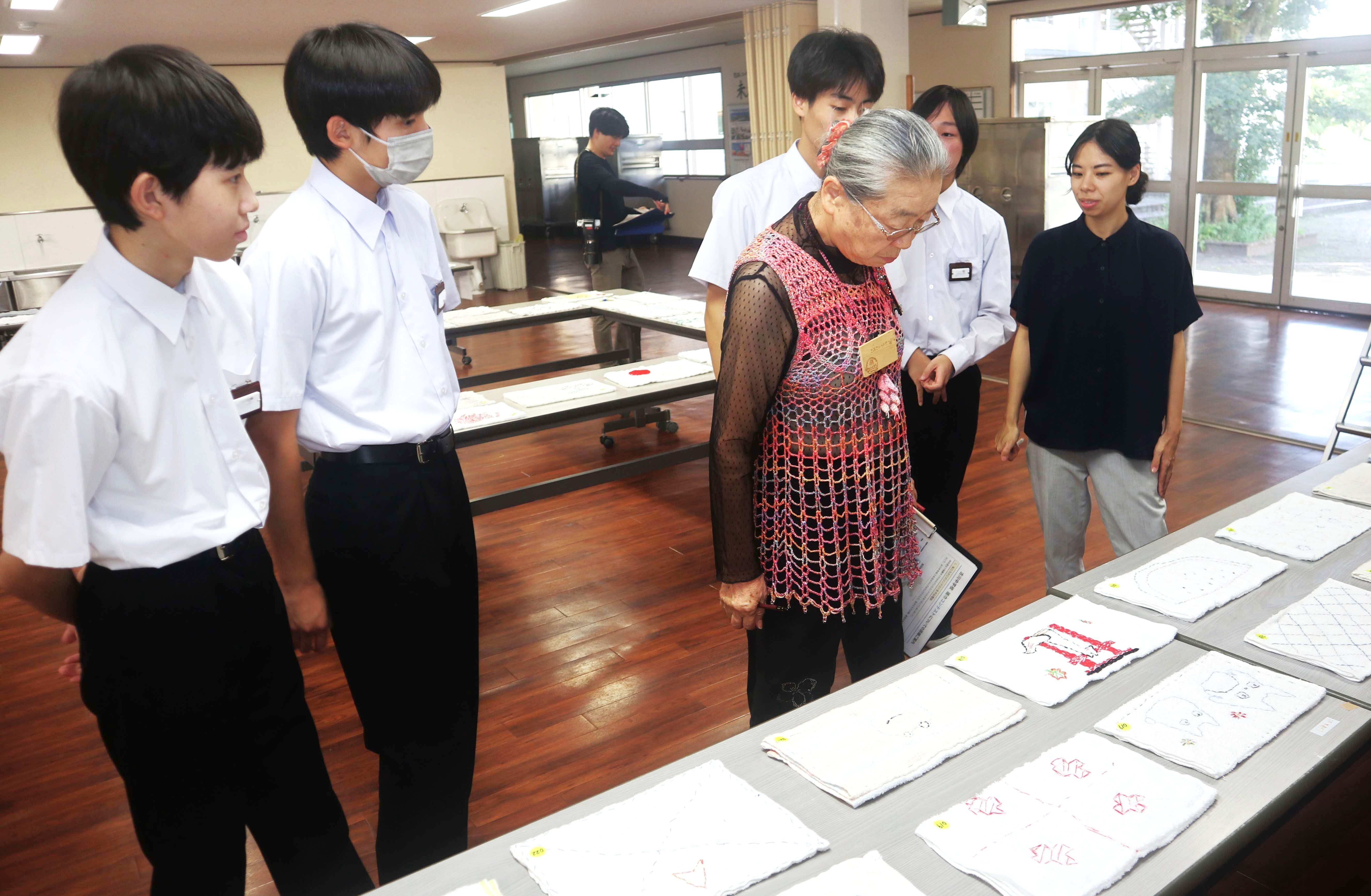 昨年終了した「子どもぞうきんコンテスト」を古川中有志が継承