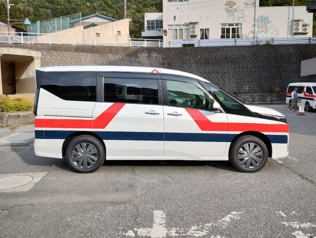 新車両 側面