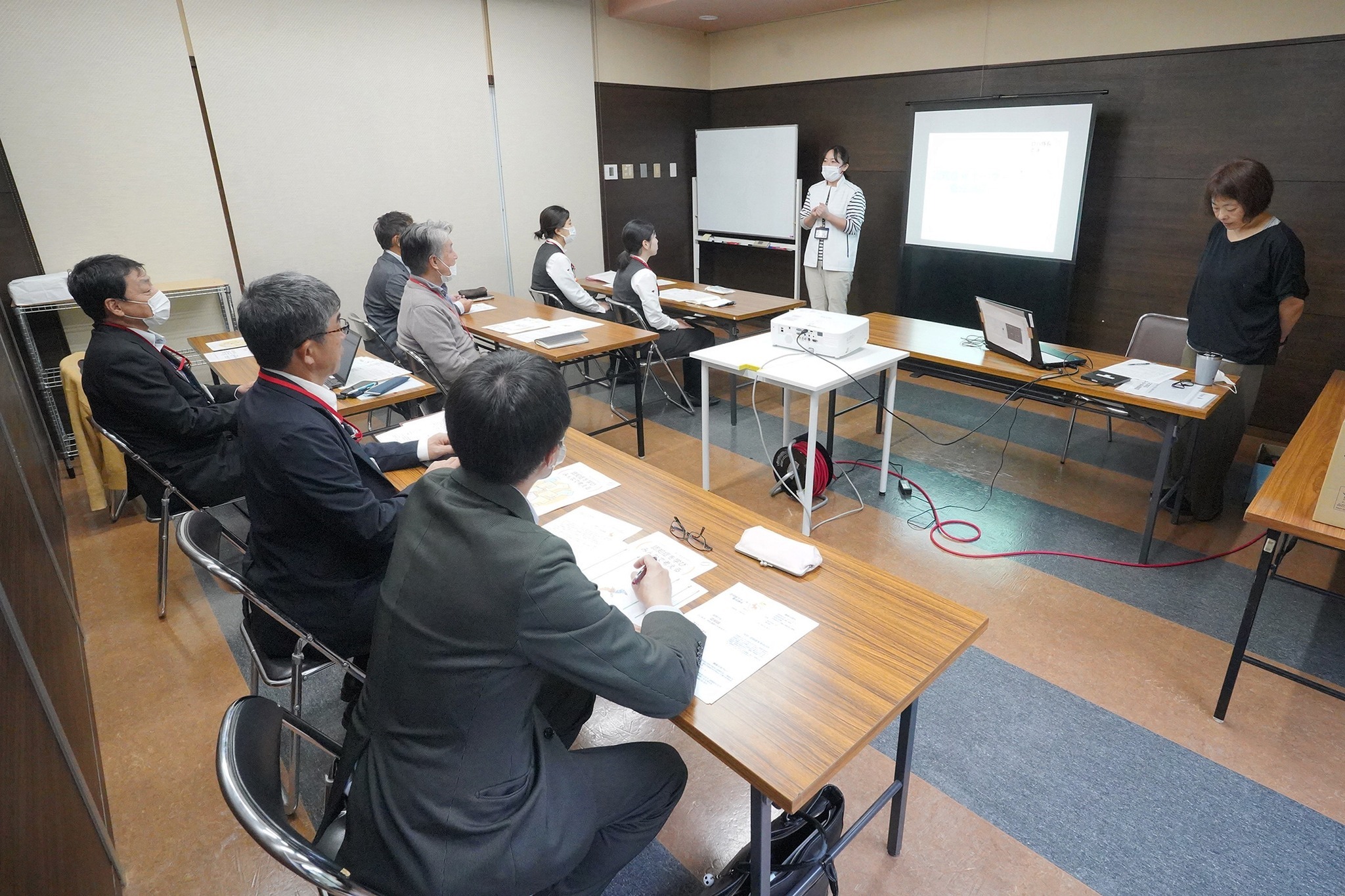 郵便局の社員を対象に「認知症サポーター養成講座」を開催