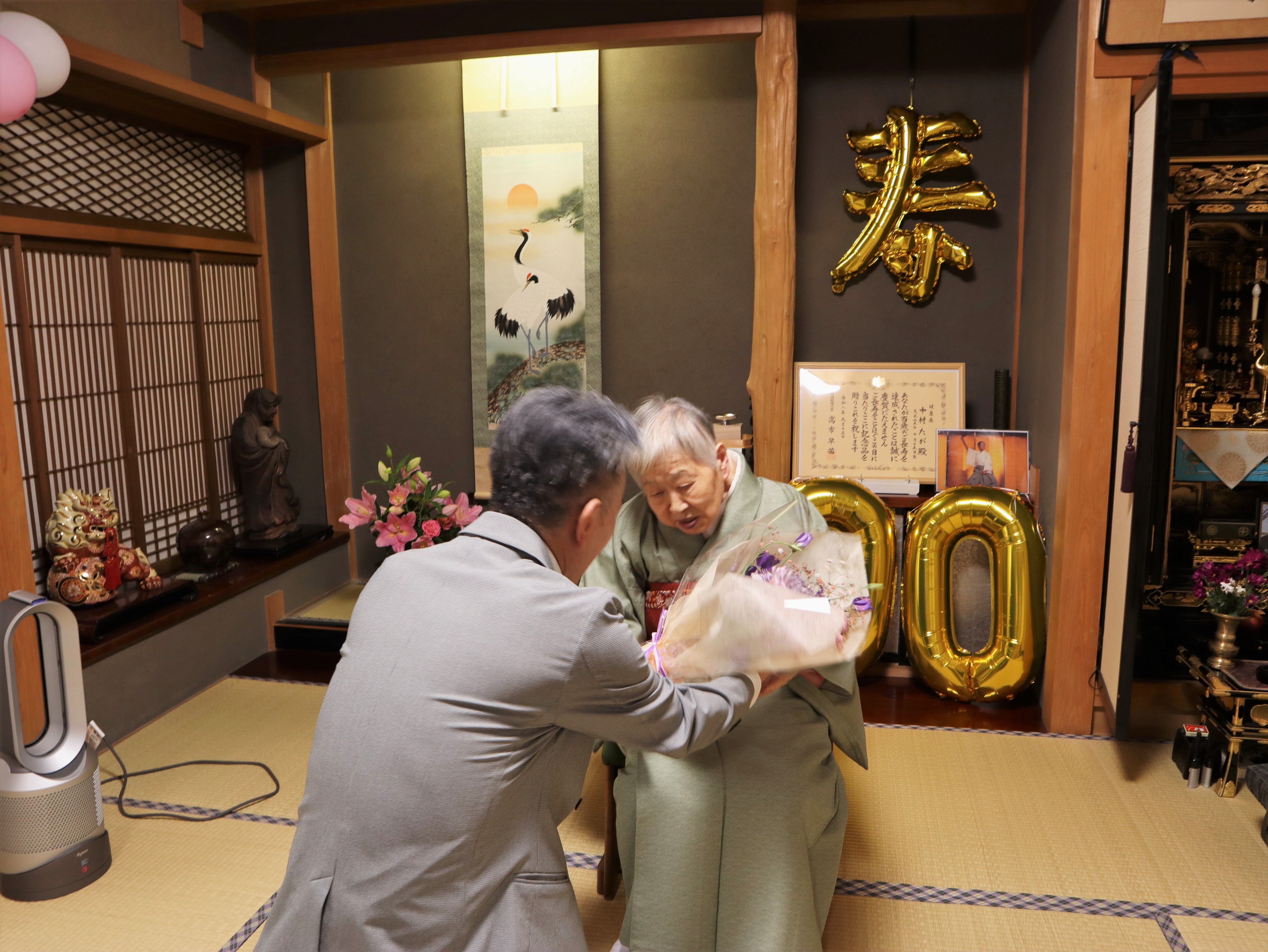 中村たがさん、めでたく百歳を迎えられました