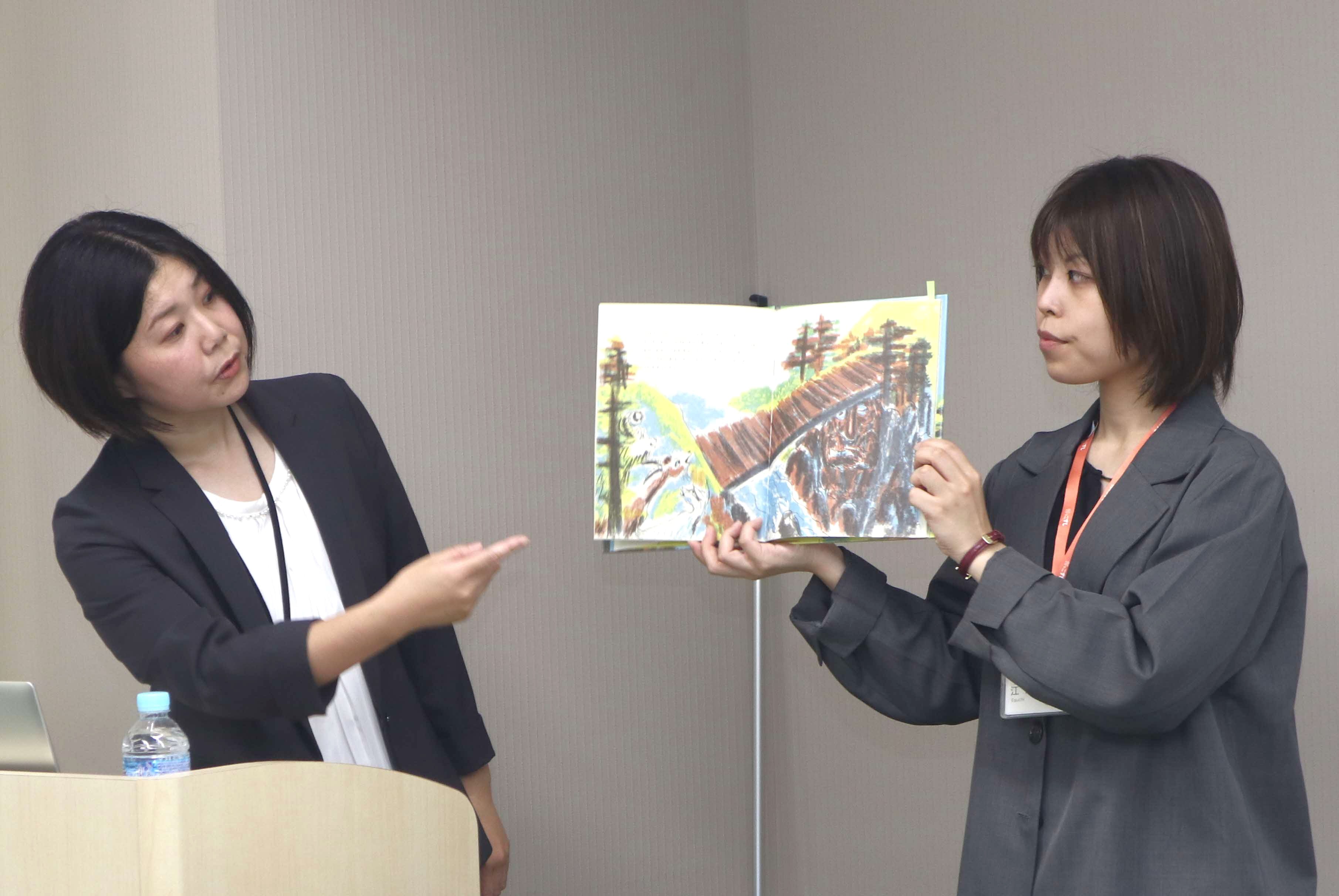 市図書館が職員研修を市民に開放し「司書から学ぶはじめての読み聞かせ講座」を開催しました