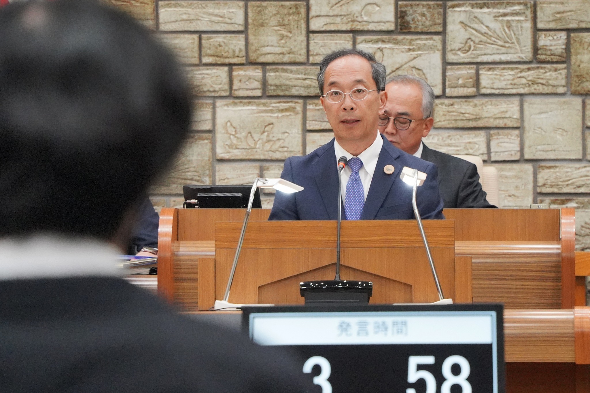 CoIU生が授業の一環で議会一般質問を体験