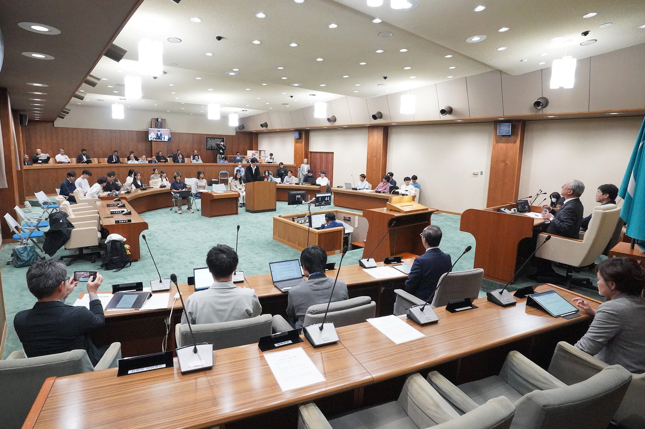 CoIU生が授業の一環で議会一般質問を体験