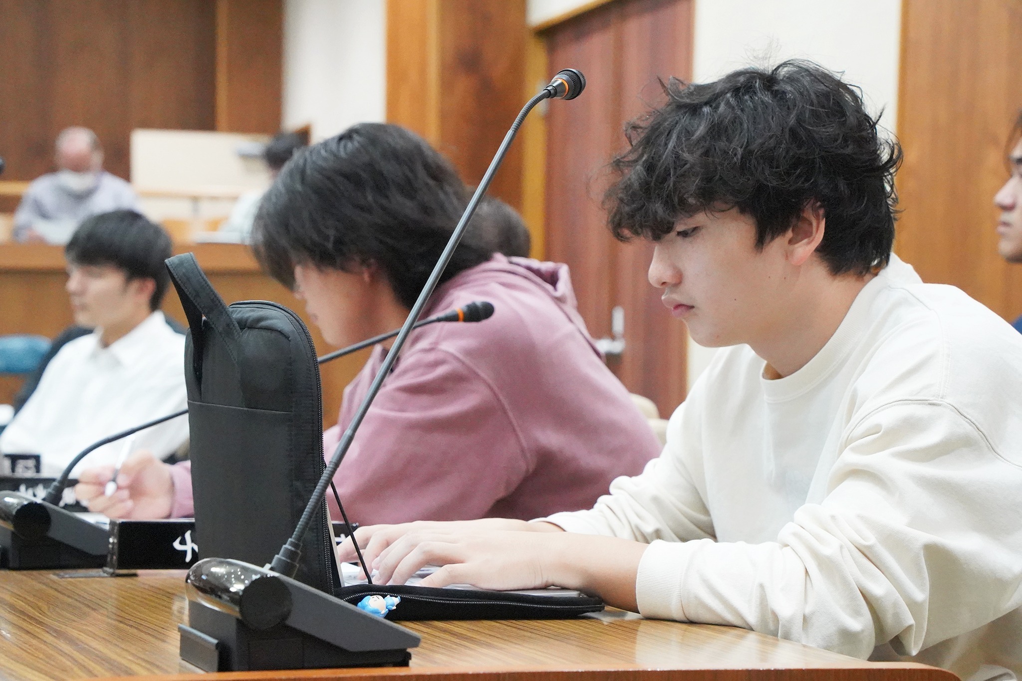 CoIU生が授業の一環で議会一般質問を体験