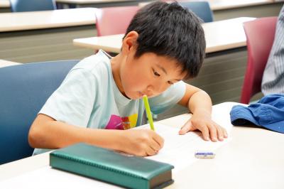 新聞記者から文章を書くコツを学びました