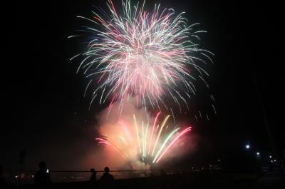 3300発の打ち上げ花火が夜空を彩りました