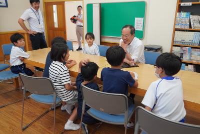 都竹市長が古川西小学校を訪問し児童と語り合いました
