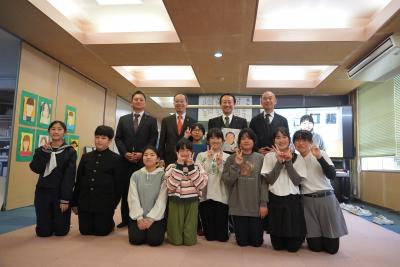 江崎知事と都竹市長が山之村を訪れ地域の皆さんと語り合いました