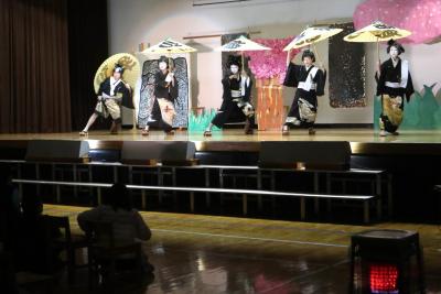 心を一つに…河合小児童が「河合っ子座公演」を開催