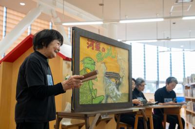 こだまグループによる巨大紙芝居作品展と朗読会が開催
