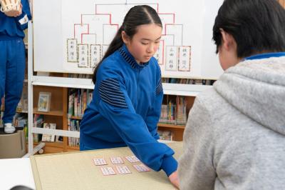 神岡中学校で百人一首大会を開催