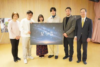 飛騨市を舞台にした日台合作映画『星の音』の制作発表会見が行われました