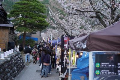 桜が満開のなか第12回飛騨神岡夜桜夜市が催されました