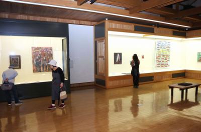 古川町出身の故・蒲雄二さんの絵画展が始まりました