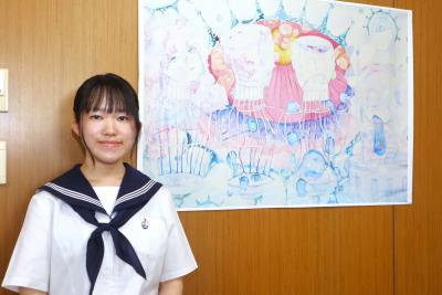 全国高校総合文化祭に出品する斐高美術部の井口紡さん（神岡町）を教育長が激励