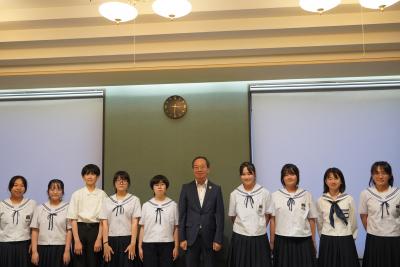 平和学習で広島に派遣される中学生の激励会が開かれました