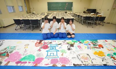 神岡中3年生の有志4人が「神岡を描く」講座を開催