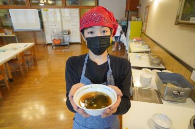 河合小児童が栽培したジャガイモを自校の給食で提供