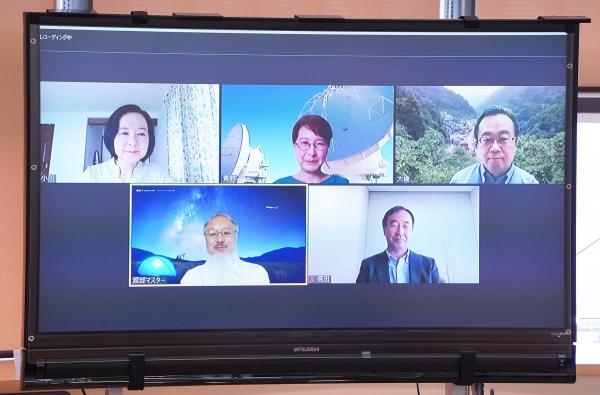 「喫茶室かぐら~作家と学者の出会うところ」スクリーン写真(2)